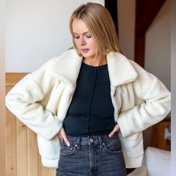 🆕NWT EMERSON FRY Shorty Teddy Coat - Picture 3 of 14